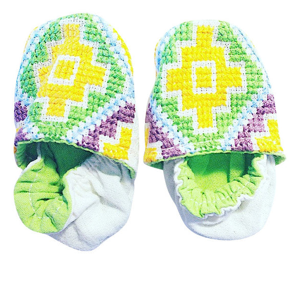 HANDMADE EMBROIDERED BABY SHOES 0-6 MONTHS