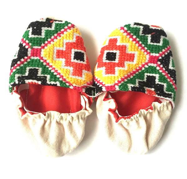 HANDMADE EMBROIDERED BABY SHOES 0-6 MONTHS